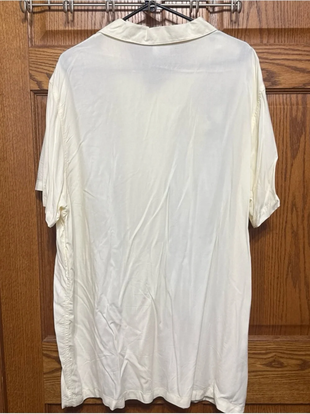Women’s XL Cream Floral Short-Sleeve Button-Up Shirt